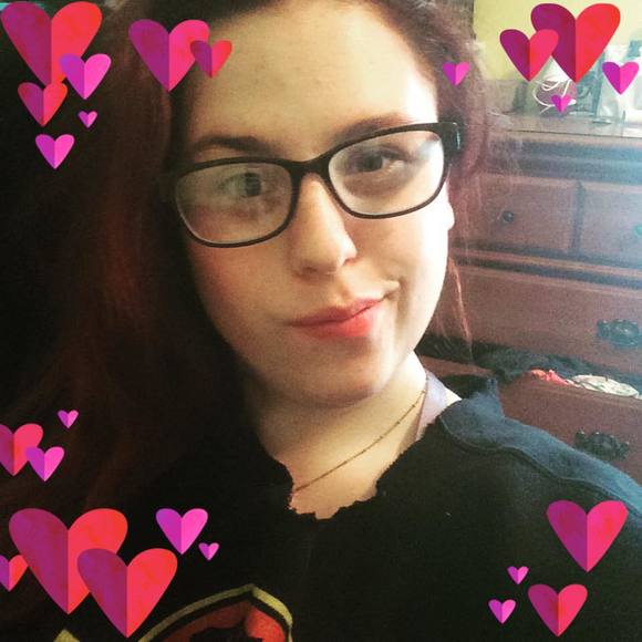 Meet your Posher, Katie - Picture 1 of 1